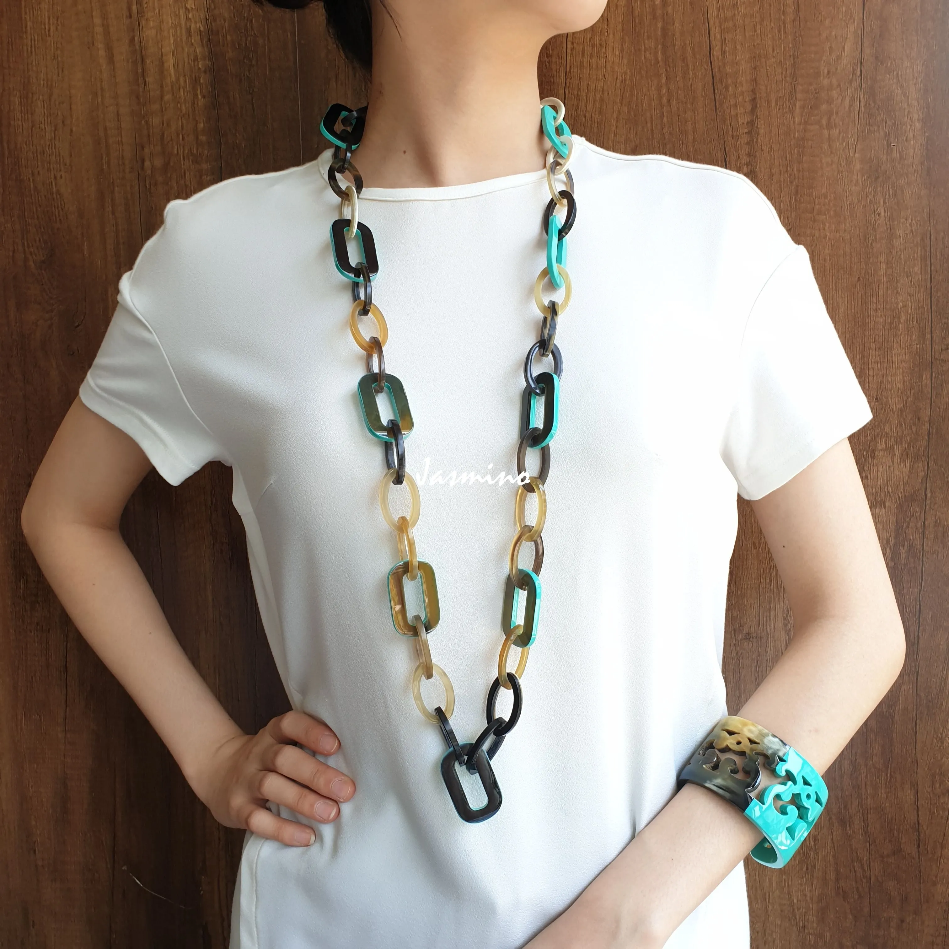 Elegant Handmade Necklace J18168, Made by Buffalo Horn and Lacquer