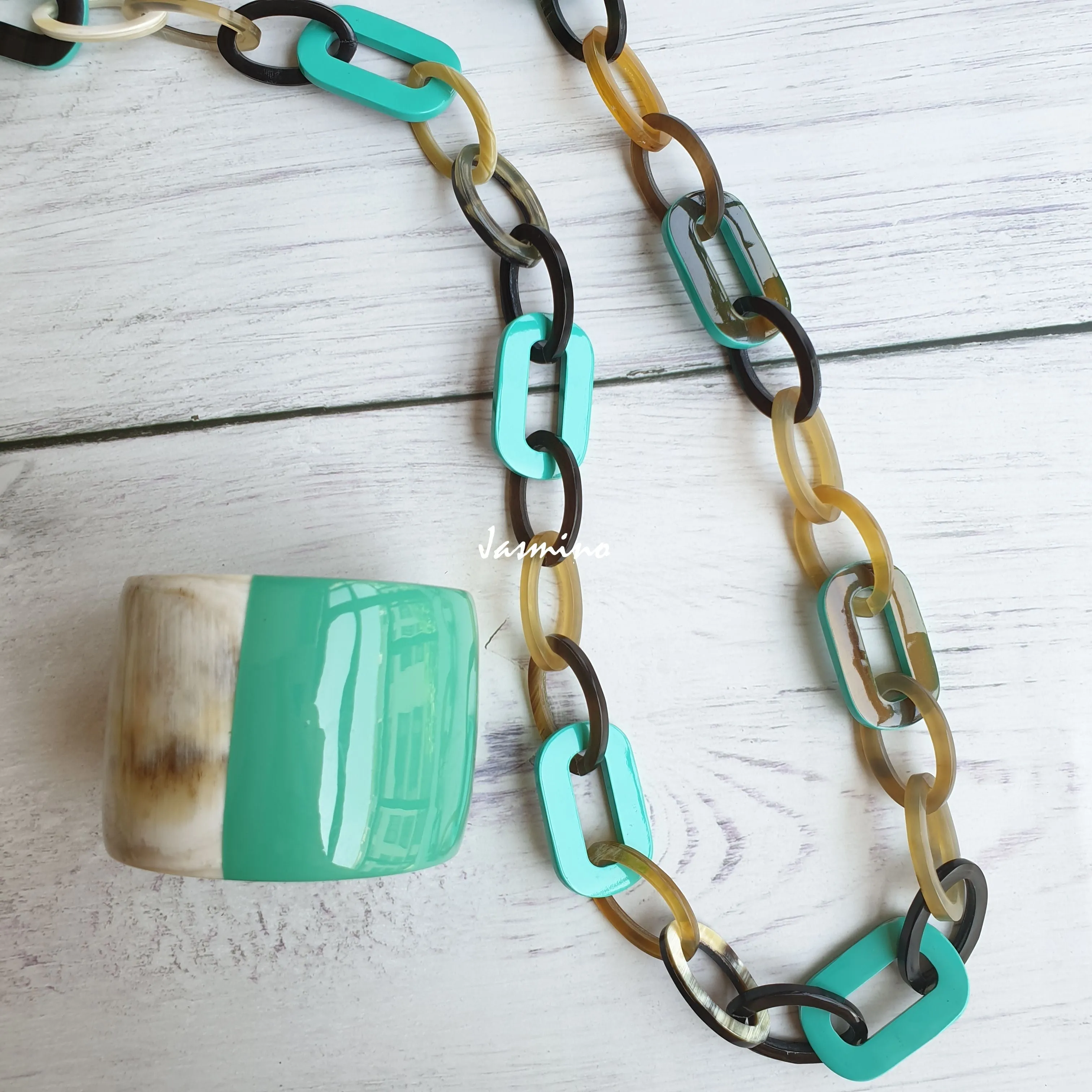 Elegant Handmade Necklace J18168, Made by Buffalo Horn and Lacquer