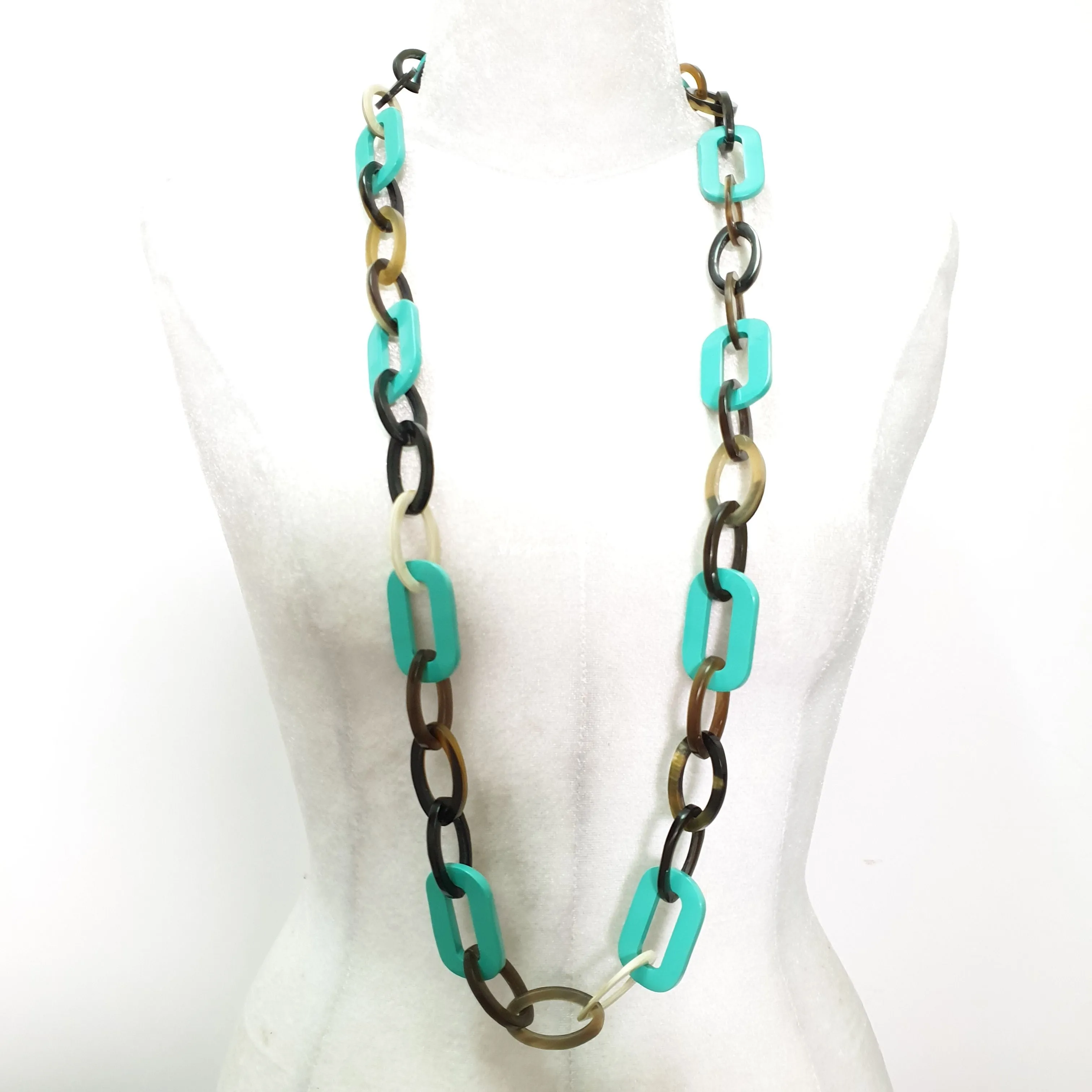 Elegant Handmade Necklace J18168, Made by Buffalo Horn and Lacquer