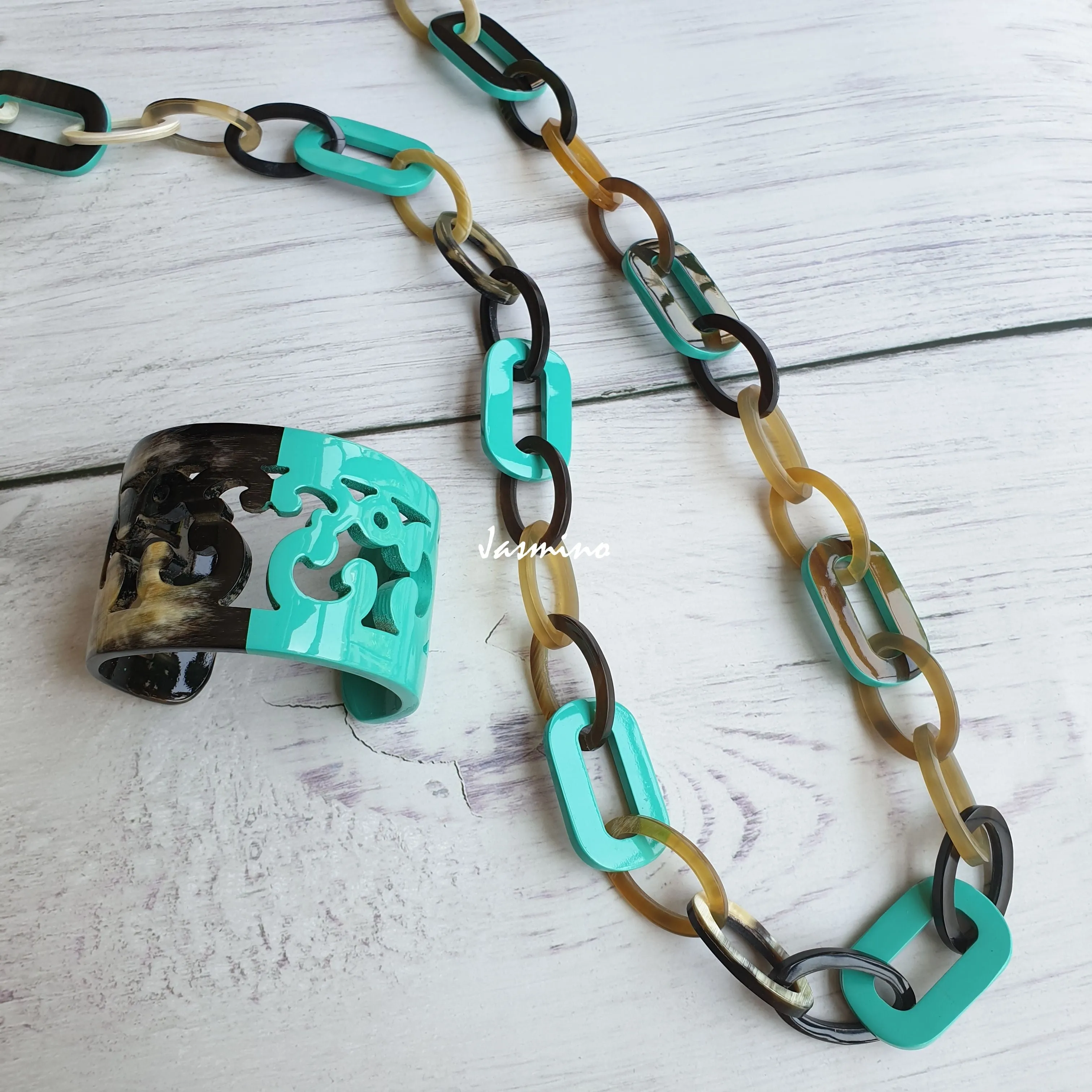 Elegant Handmade Necklace J18168, Made by Buffalo Horn and Lacquer