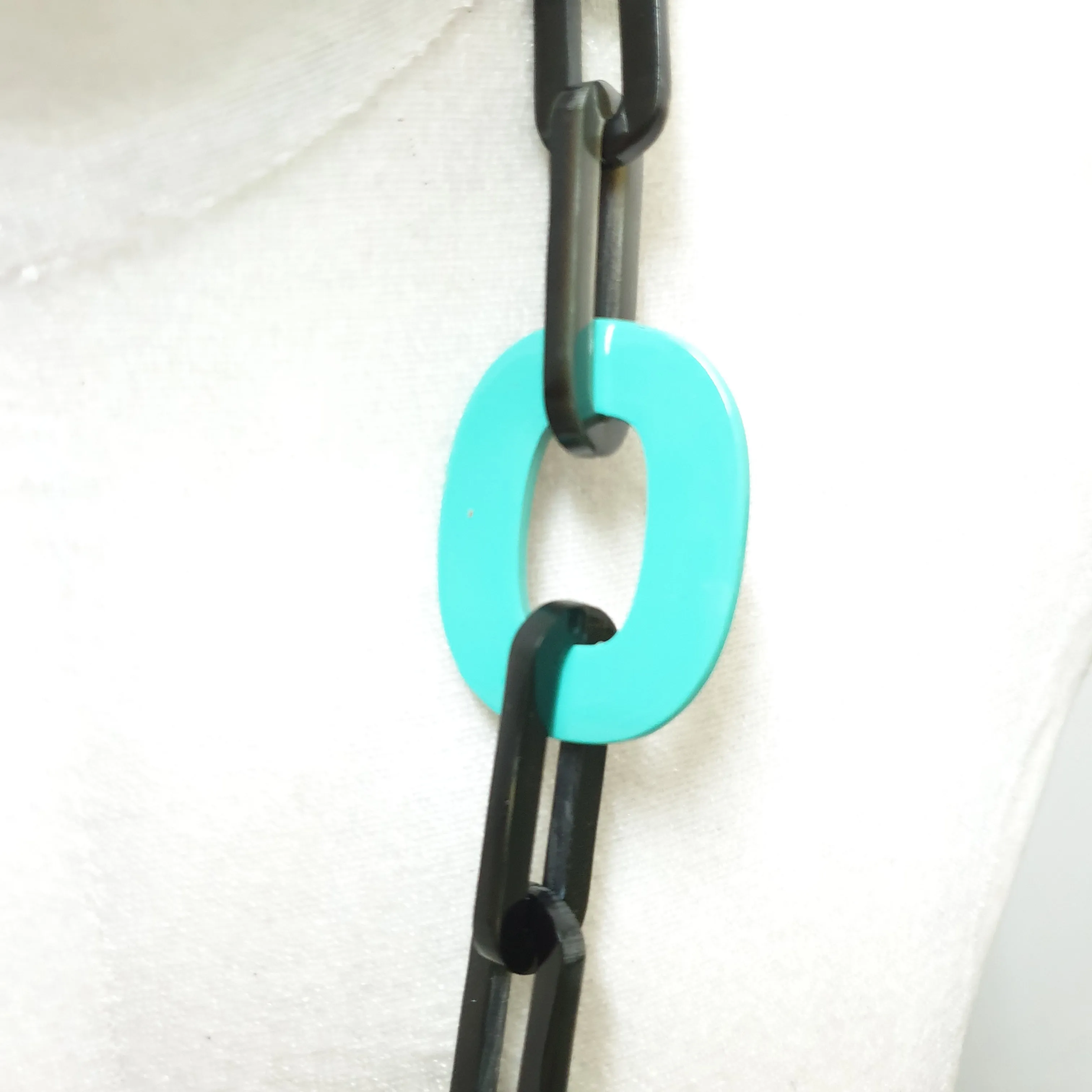 Stunning Horn Necklace J18173,  Sources as Natural Buffalo Horn and Lacquer